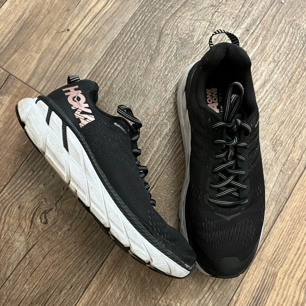 Hoka Clifton sneaker